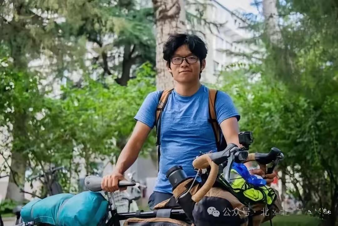 “真虎啊！”19岁昆明小伙考上了北京的大学，但他没有坐飞机，也没有乘高铁，更没有