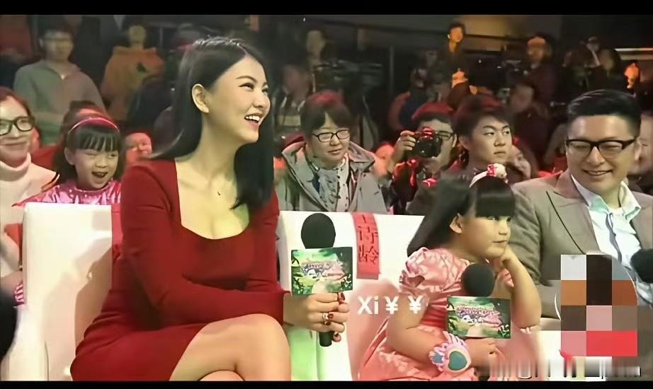 李湘那会儿状态是真的绝！生完孩子身材一点没垮，脖子线条又细又优雅，锁骨也好看，