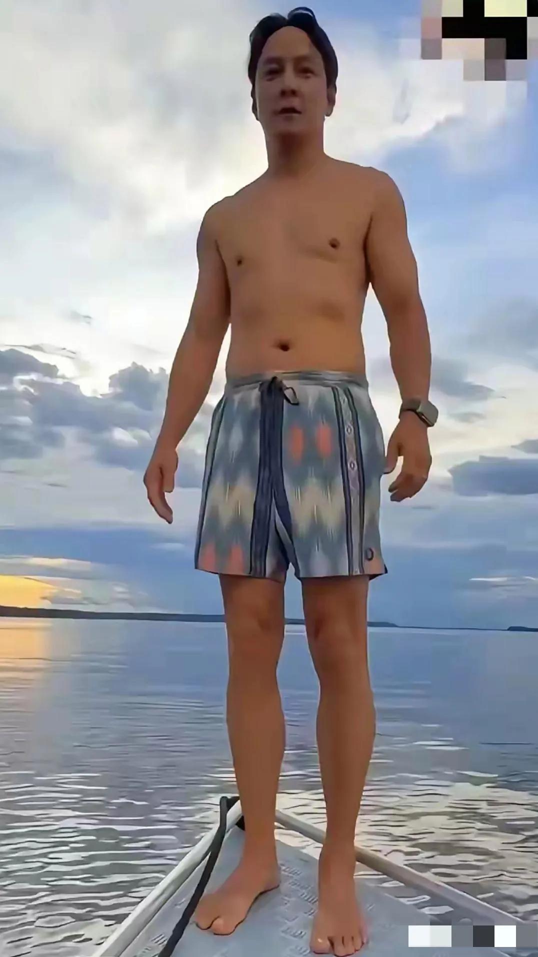 男神吴彦祖的变化太大了，以前五官格外精致，而现在也是姨感明显，一点儿都不帅了，你