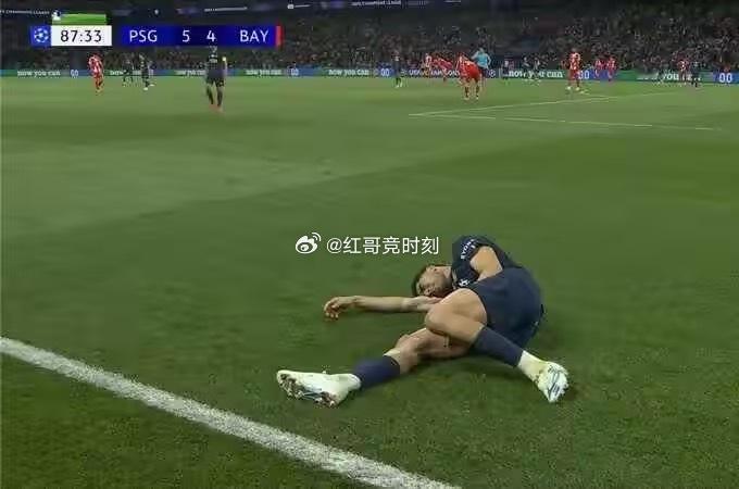 医疗专家：阿什拉夫右腿腘绳肌撕裂，或将无缘与拜仁的次回合今天凌晨，在欧冠半决赛首