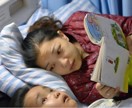 2014年，湖北周女士移植了自己7岁儿子的肾，最终重获新生，而她的儿子却离开了人