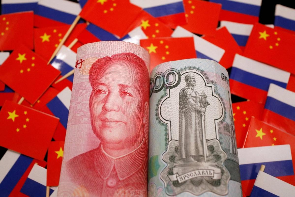 中国看对谁？对俄罗斯，中国是买家市场主动权，不用人民币结算，就直接压价。想卖就卖
