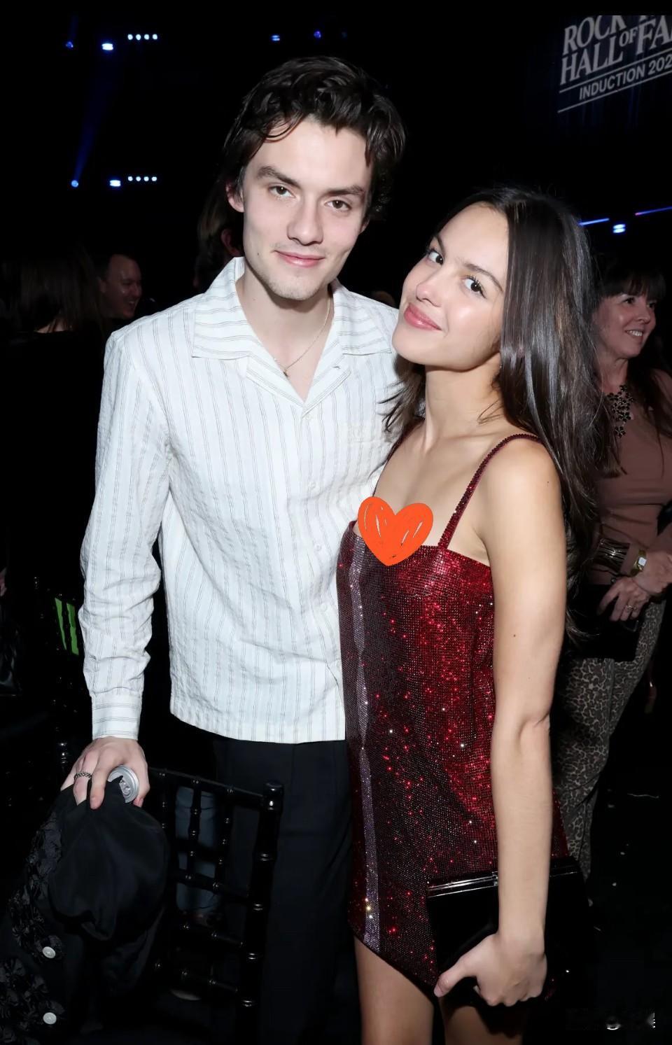 OliviaRodrigo与男友正式分手💔据PageSix援引英