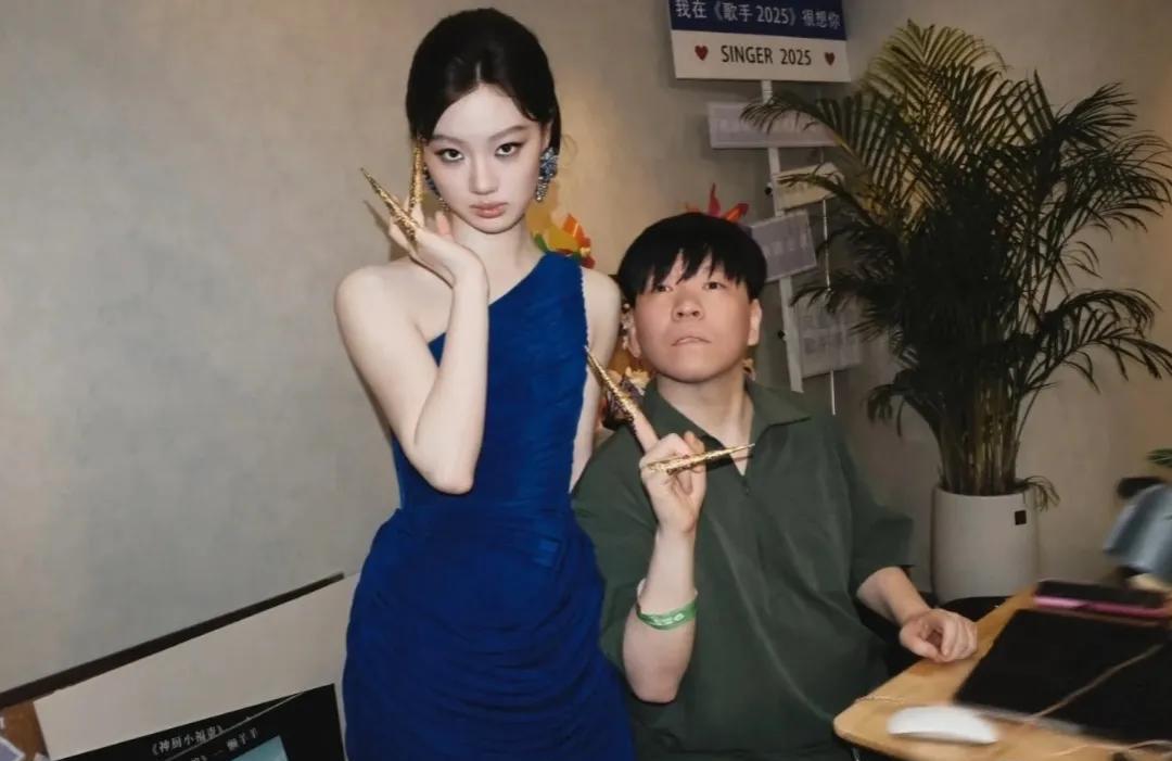 单依纯头都要大了！没想到她采访时说的一句话，竟然被网友误解了。她说常石磊爱她