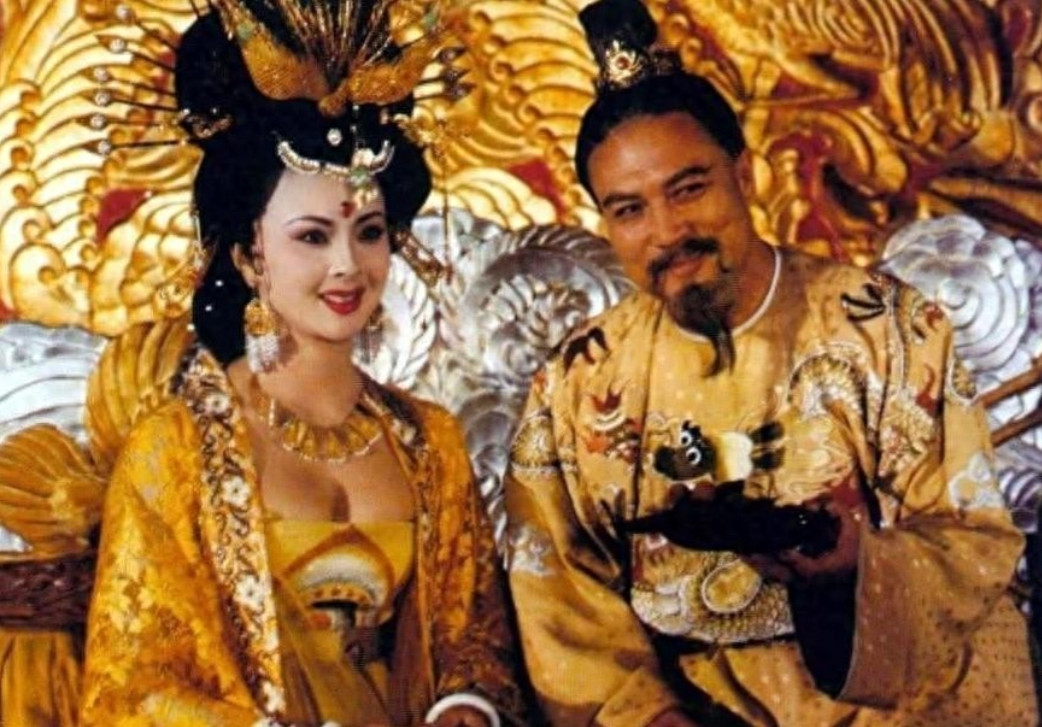 杨玉环第一次侍寝创下纪录，让李隆基彻底沦陷，情愿被“剃头”