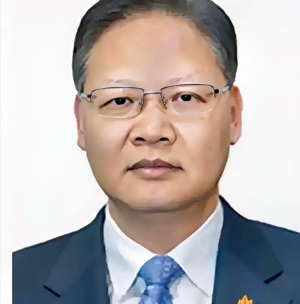 徐飞鸿发帖问印度来华签证一事，他说忙没时间关注，没想到评论区铺天盖地全是质疑声。