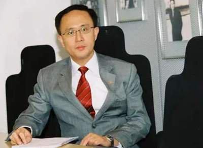 细思极恐！美媒突然公开放话：“中国每年虽然有800万大学生，真正的‘精英人才’却