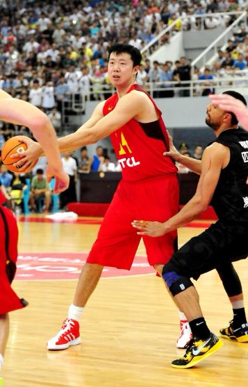 🌞万万没想到，王治郅可以开始领NBA的退休金了，每月7200块，而到了62