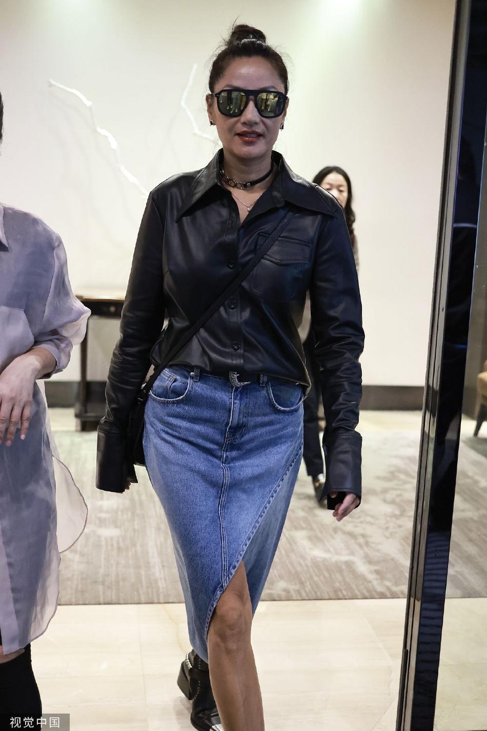 最近刷到瞿颖上papi的节目，点进去一看，差点没认出来。五十四岁的人，皮肤晒