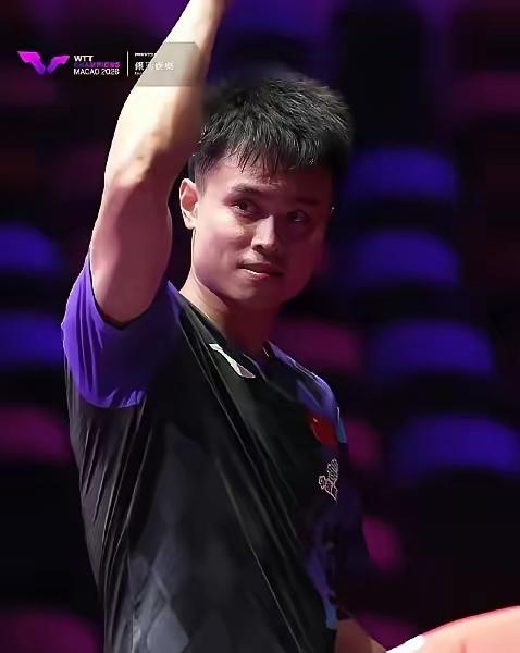现在全网最懵的人，估计就是周启豪了，他怎么也没有想到，自己能赢贾哈，成功晋级