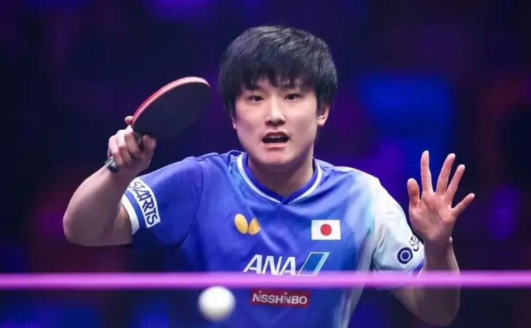 张本智和好可怜。法兰克福又输了。这次他输给了37岁的奥恰奥洛夫。奥恰洛夫3：