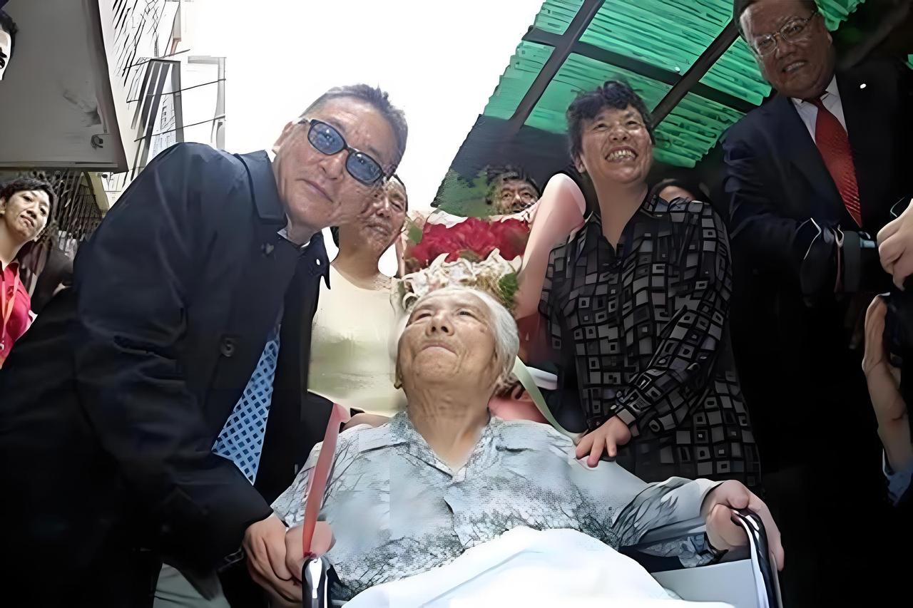 李敖曾经说：“人性是经不起考验的，我在坐牢的时候，把房子转到了我妈名下，让妈妈帮