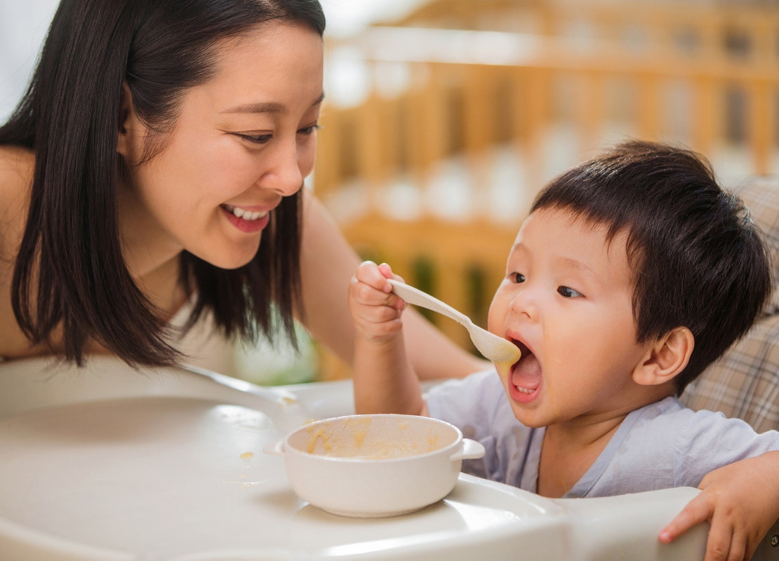 孩子在8岁之前，是最需要妈妈陪伴的，如果错过了这个阶段的陪伴，孩子一生都在寻找母爱！长大了，他会渴望