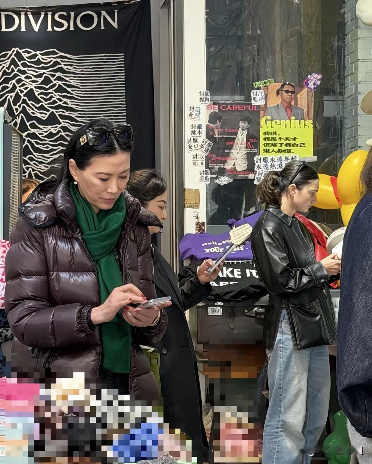 老天呐，差点没认出来，美人迟暮，我们的女神也老了！