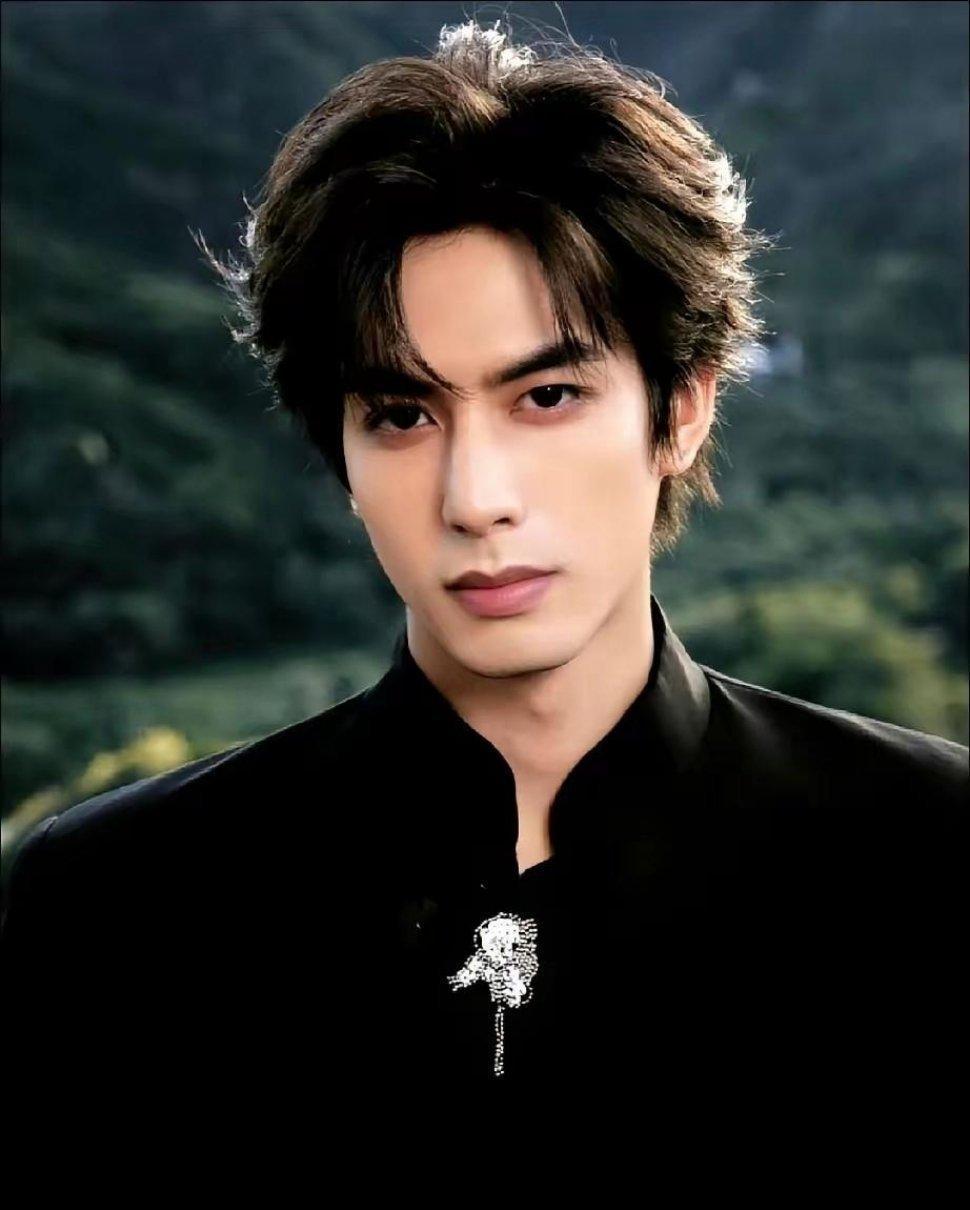 英雄不问出处，社会才是最好的大学！查完宋威龙学历我真的沉默了，只有初中学历