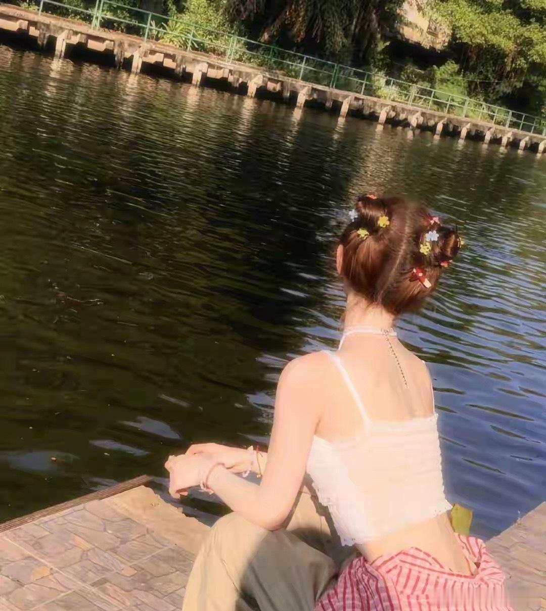 1.鞠婧祎是有想法开演唱会的，但基本不太可能实现，丝芭是不可能把那些歌曲的版权给