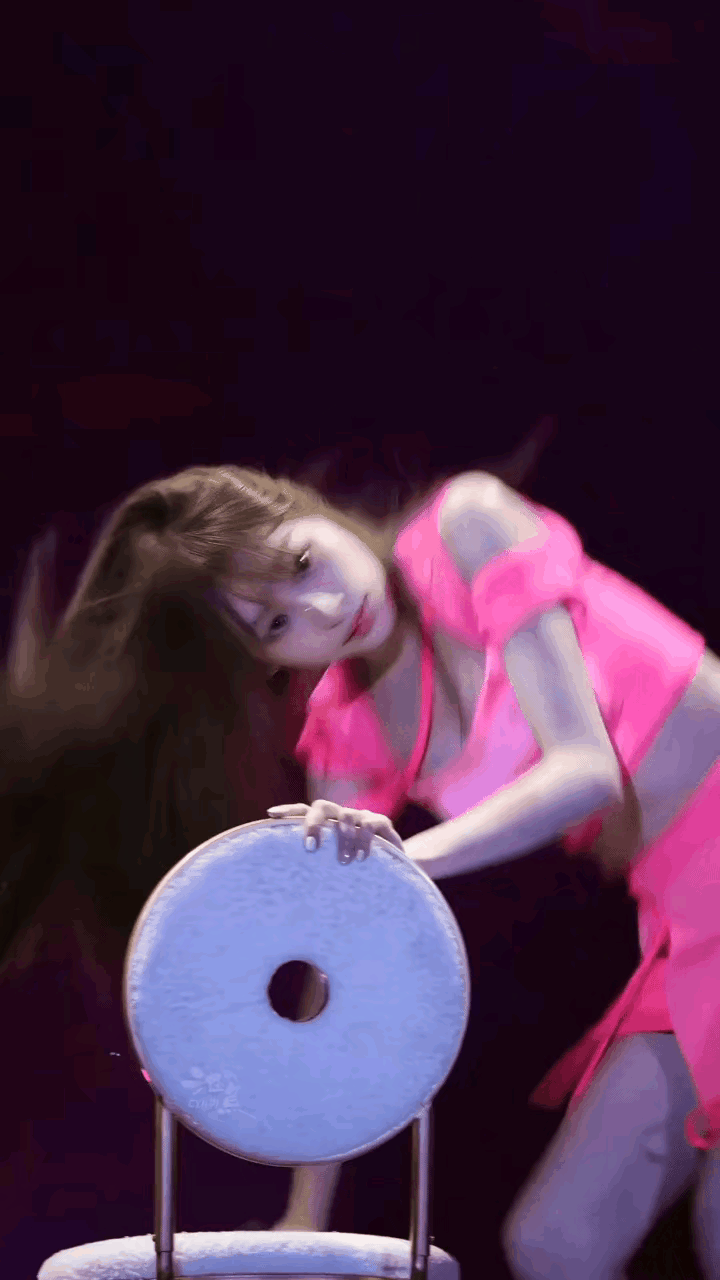 为什么王心凌不管怎么扭，都没有擦边的味道？她能再度翻红的原因无非就是：身材没