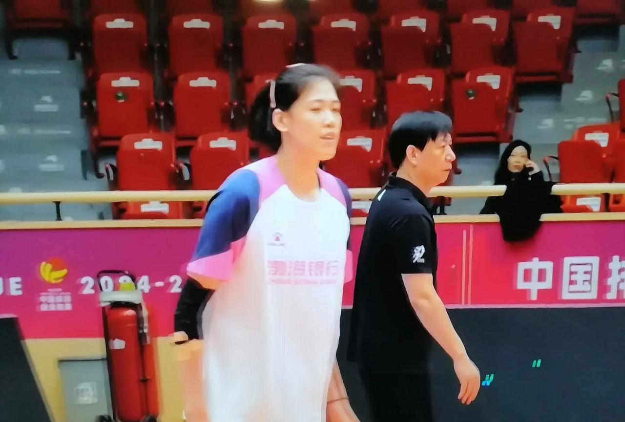 【“有李无冠”还是“有李，你无冠”？】刚看到一条老掉牙的评论，说是“有李（盈莹