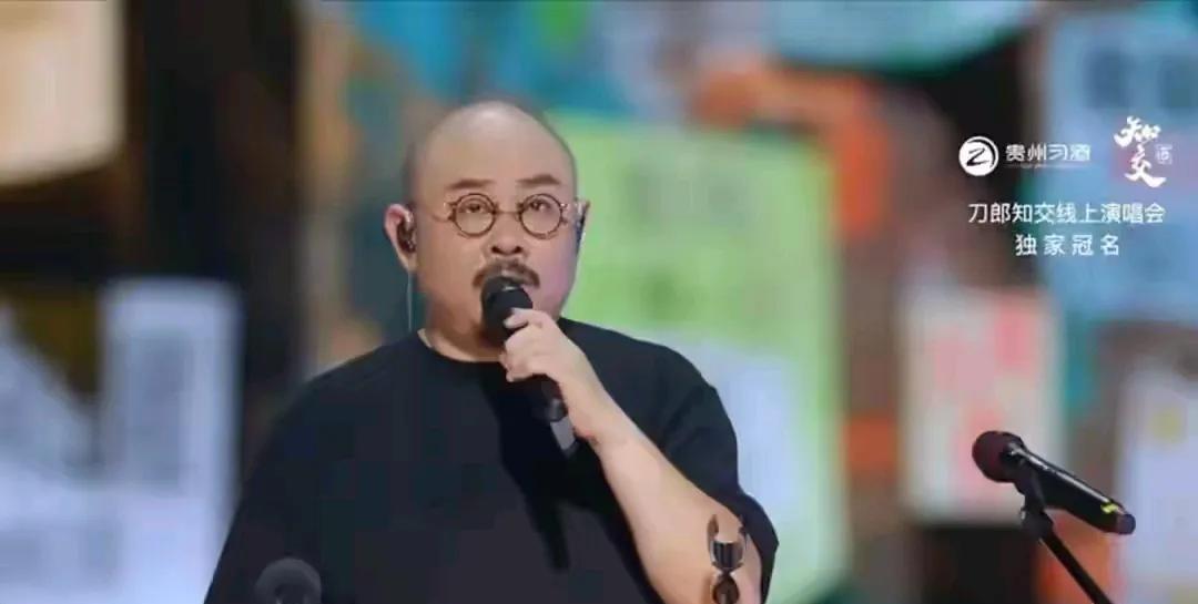 现在各路歌手都在全国各地纷纷开演唱会，像张杰，汪峰，华晨宇，小沈阳，甚至连说相声