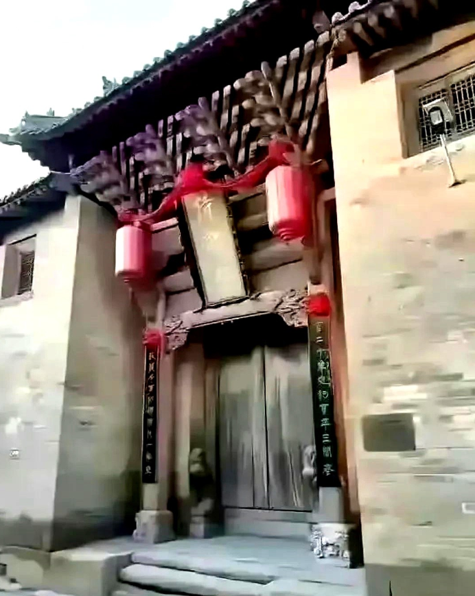 古人设计的叫“吞金门”，现代人设计的是“绝户坡”。一正一邪，高下立分。