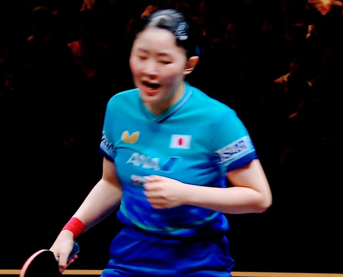 张本美和3:0零封何卓佳的时候，听到她对张本宇喊了啥吗？喊了：ye~，张本美