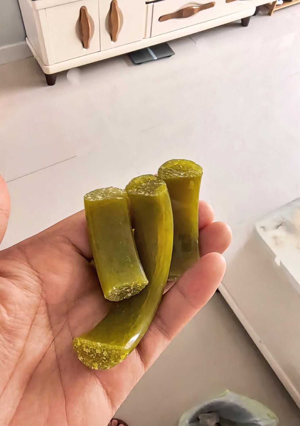 有没有人看懂这个值多少钱，是真的吗，好多人说假的这是玉石吗热门