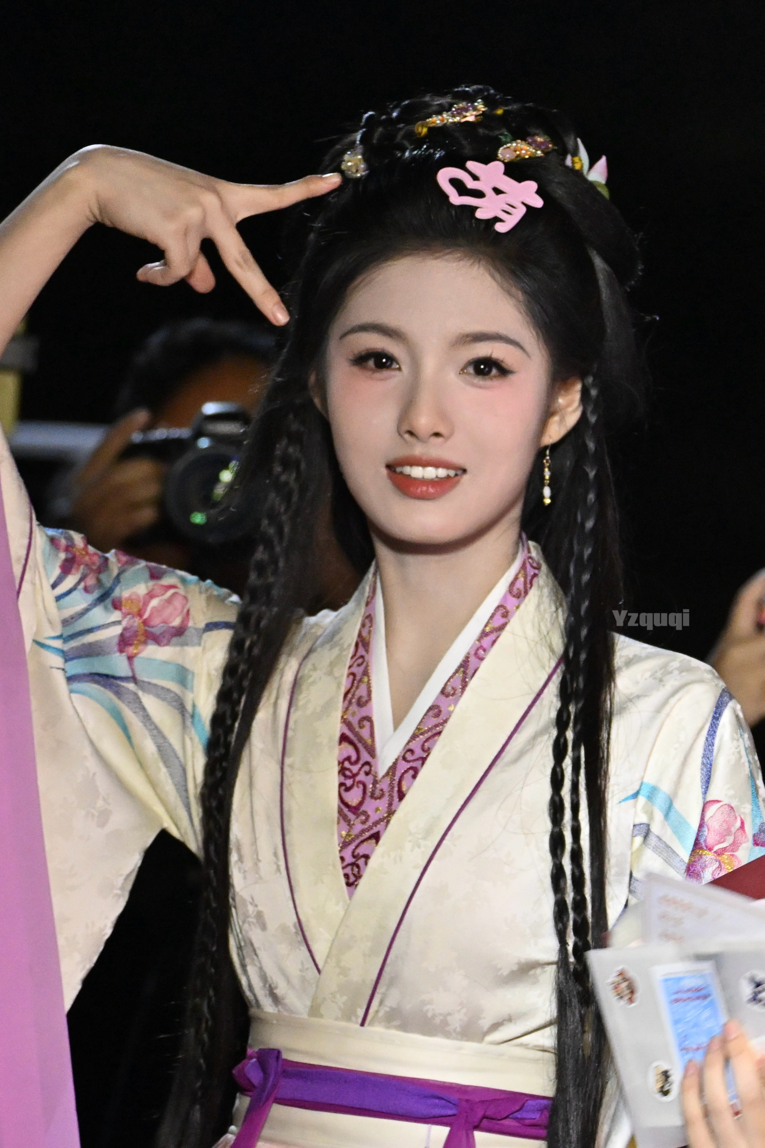 古偶还是适合做年轻人的专属题材，起码可以看个青春娇俏。​​​