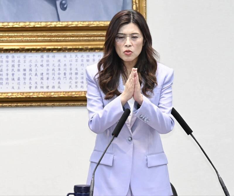 为季麟连“负荆请罪”，郑丽文称韩国瑜说此事已翻篇、不足挂齿国民党中常会上周发生