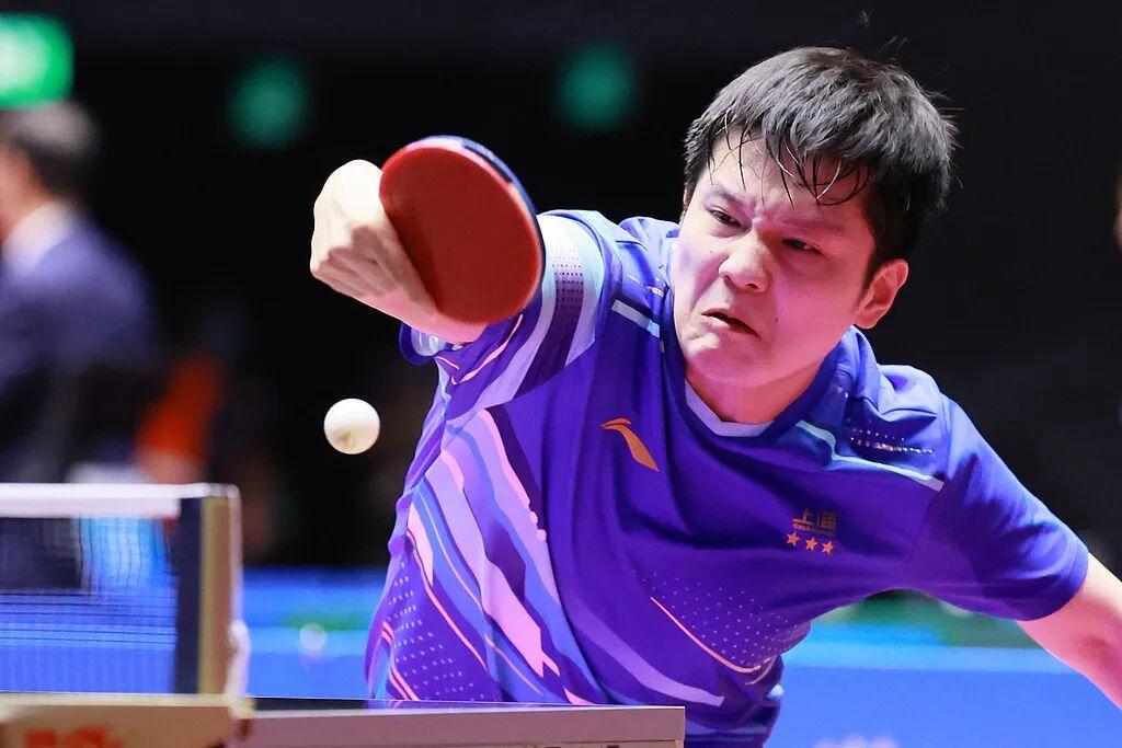 古有卧龙凤雏，今有王楚钦战樊振东，当全运会乒乓球进入半决赛，最强地表对话来了，当