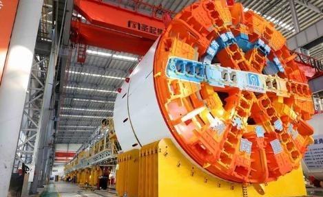 1997年，中国修建秦岭隧道，向德国购买盾构机，德国当时十分傲慢：3.5亿一台，