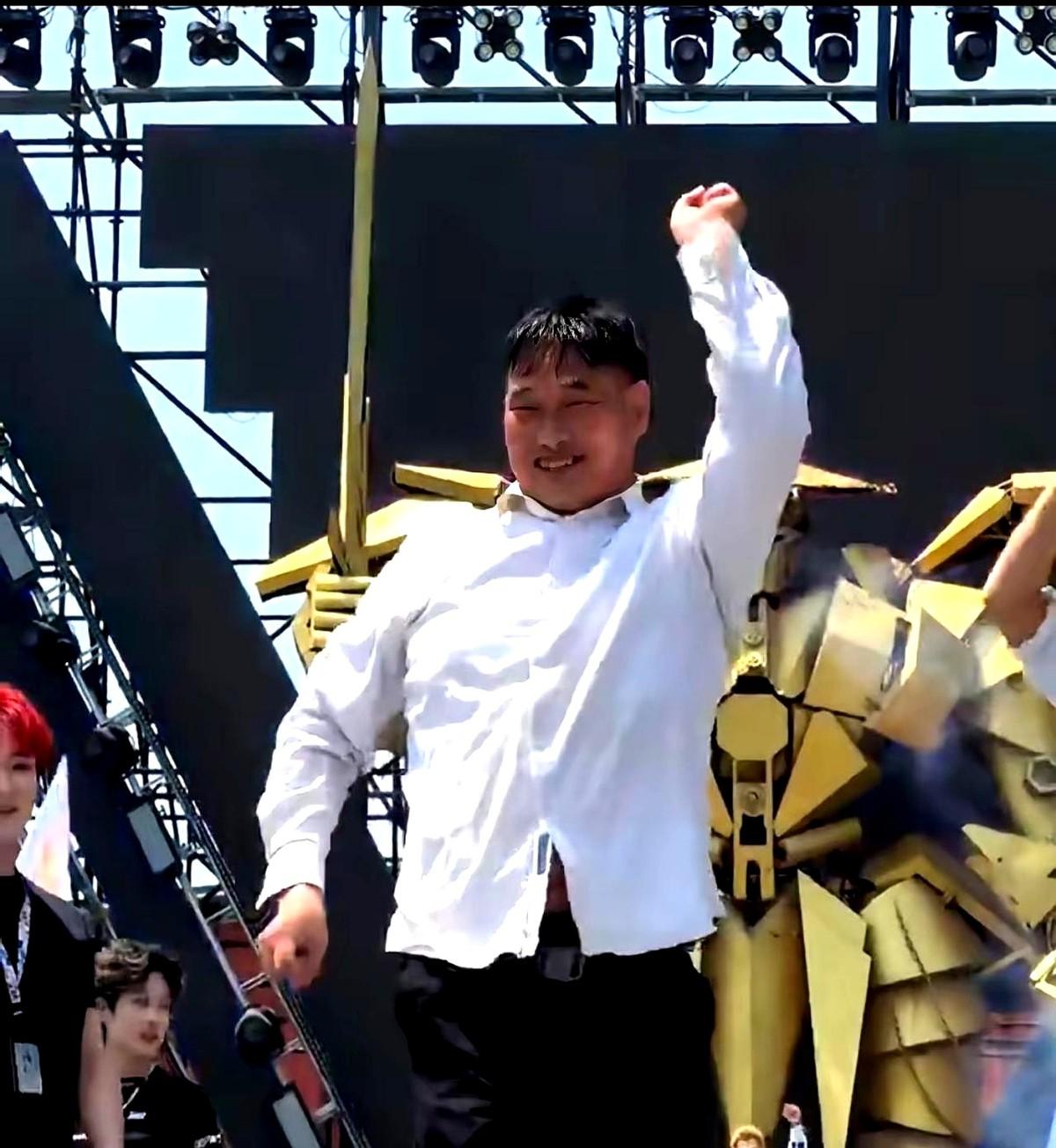 朱之文这次没有心软被白嫖！主办方总觉得他好说话，演出结束还想让他多唱，可他这次