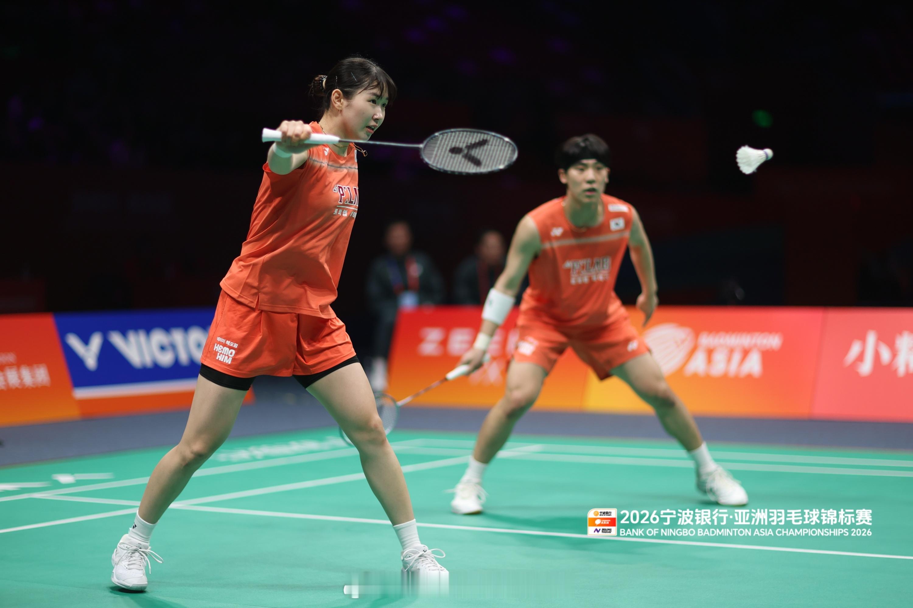 本站比赛混双大黑马🐴金在贤/张荷贞🇰🇷21-18、21-11渡边勇大/