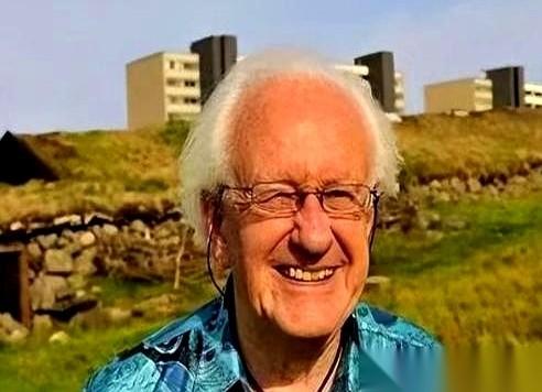 40年前，一个挪威学者当着满屋子专家的面，扔下一句话：十年内，苏联必亡。台下一