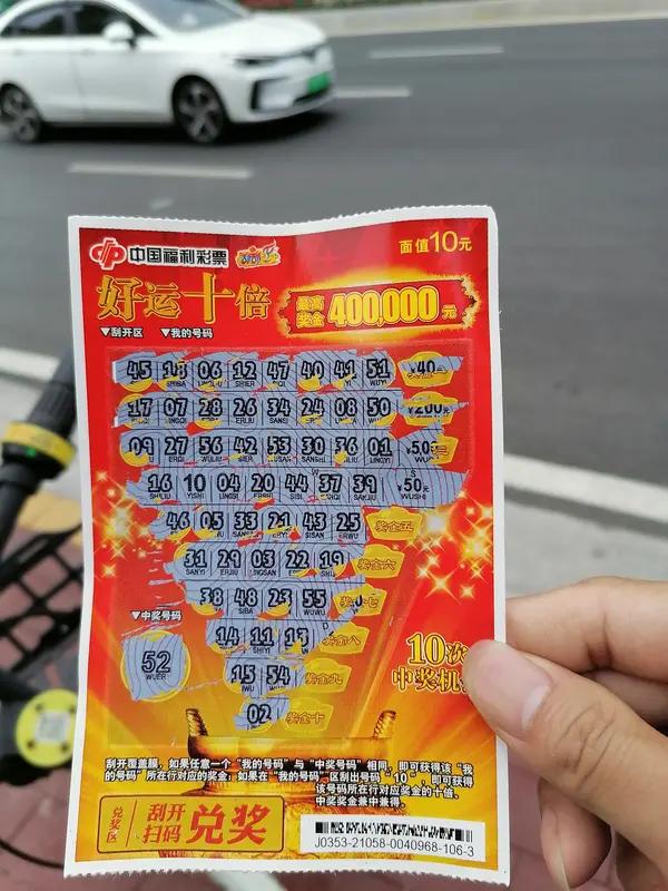 也有人会选择提升自己，报名参加一直心仪的技能培训班，比如绘画、摄影、舞蹈等，为自