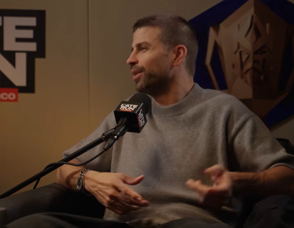 皮克：以前的更衣室和现在不一样。我记得刚加入一线队的时候，在更衣室里是不允许使