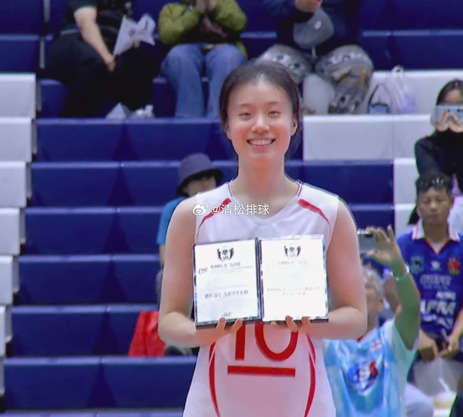 中国U18女排4人入选最佳阵容共获得5个奖项🇨🇳MVP：宣亚辰最佳主攻：任思