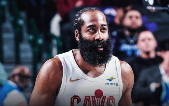 骑士还在磨合哈登转会后，阿伦，哈登，莫布利，米切尔共同登场的次数仅有一场吧（