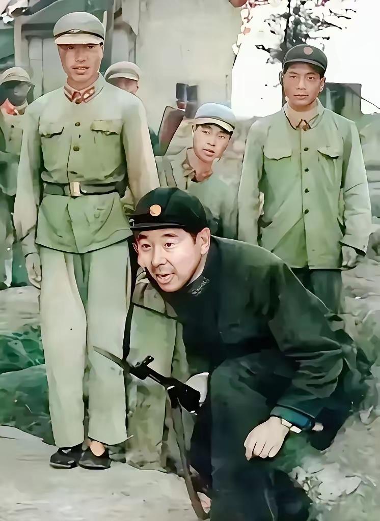 开国上将黄永胜，好汉应比当年勇。训练场上显身手，率先垂范带好兵。可惜，晚节未保…