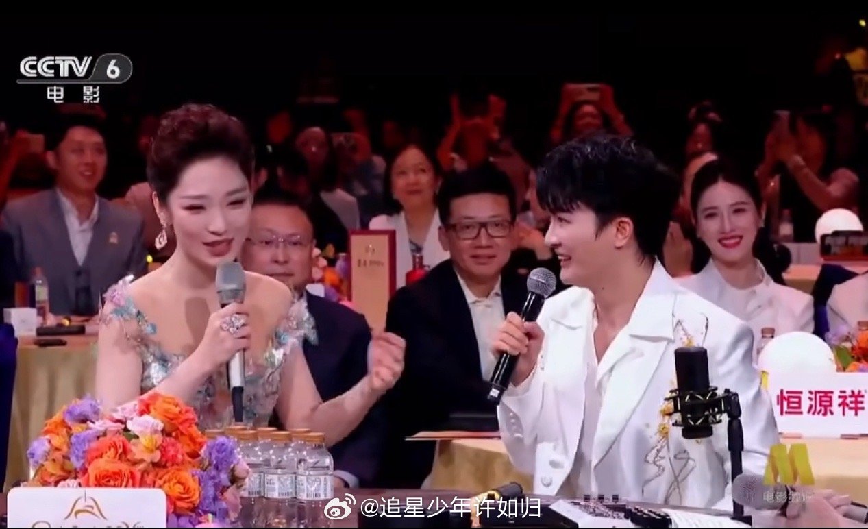 周深海外ip评论区难怪周深要从六首歌里选《故乡的云》！昨晚演唱后，评论区里海