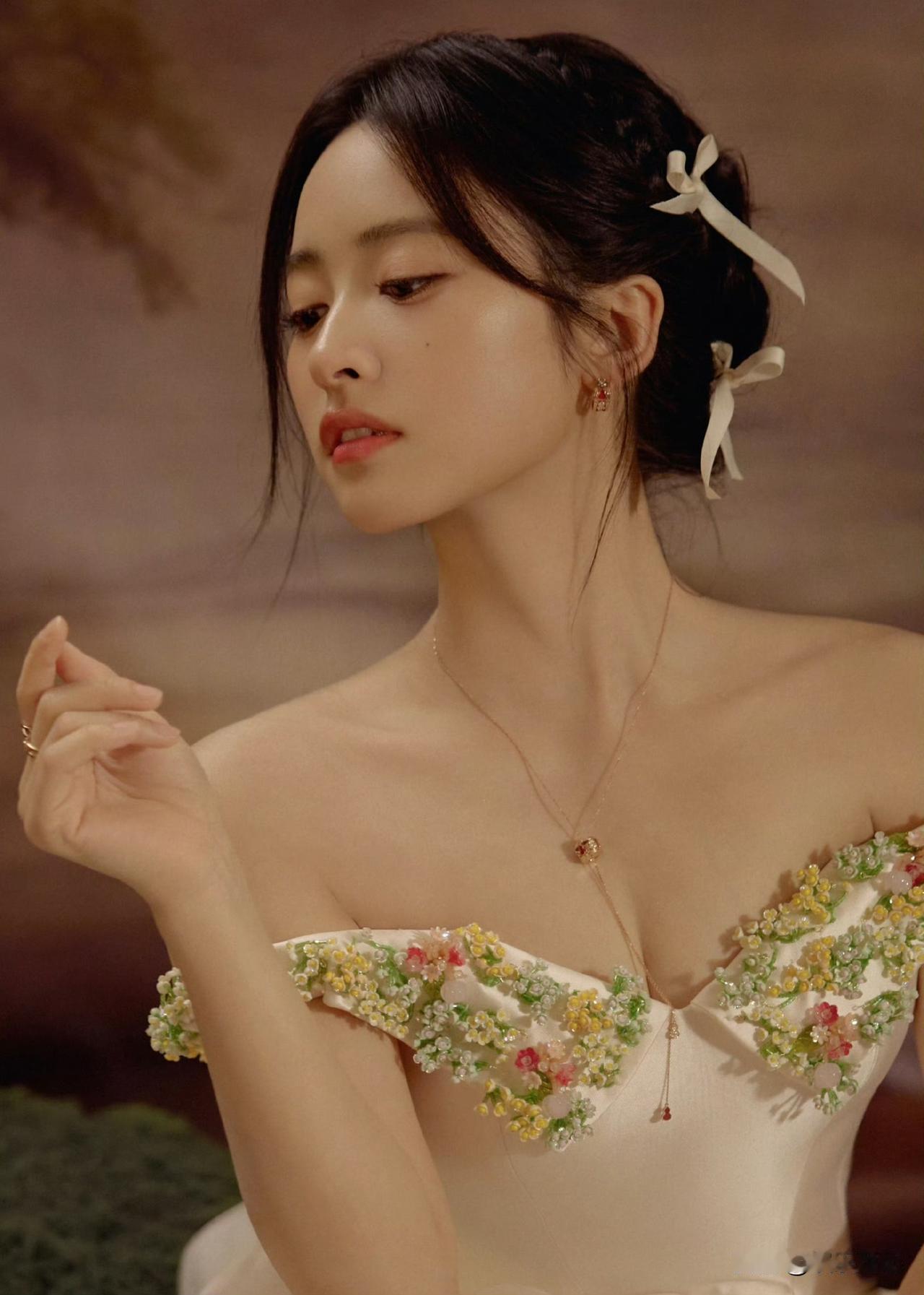 沈月国剧盛典红毯造型🤩妹妹真是深藏不露啊​​​