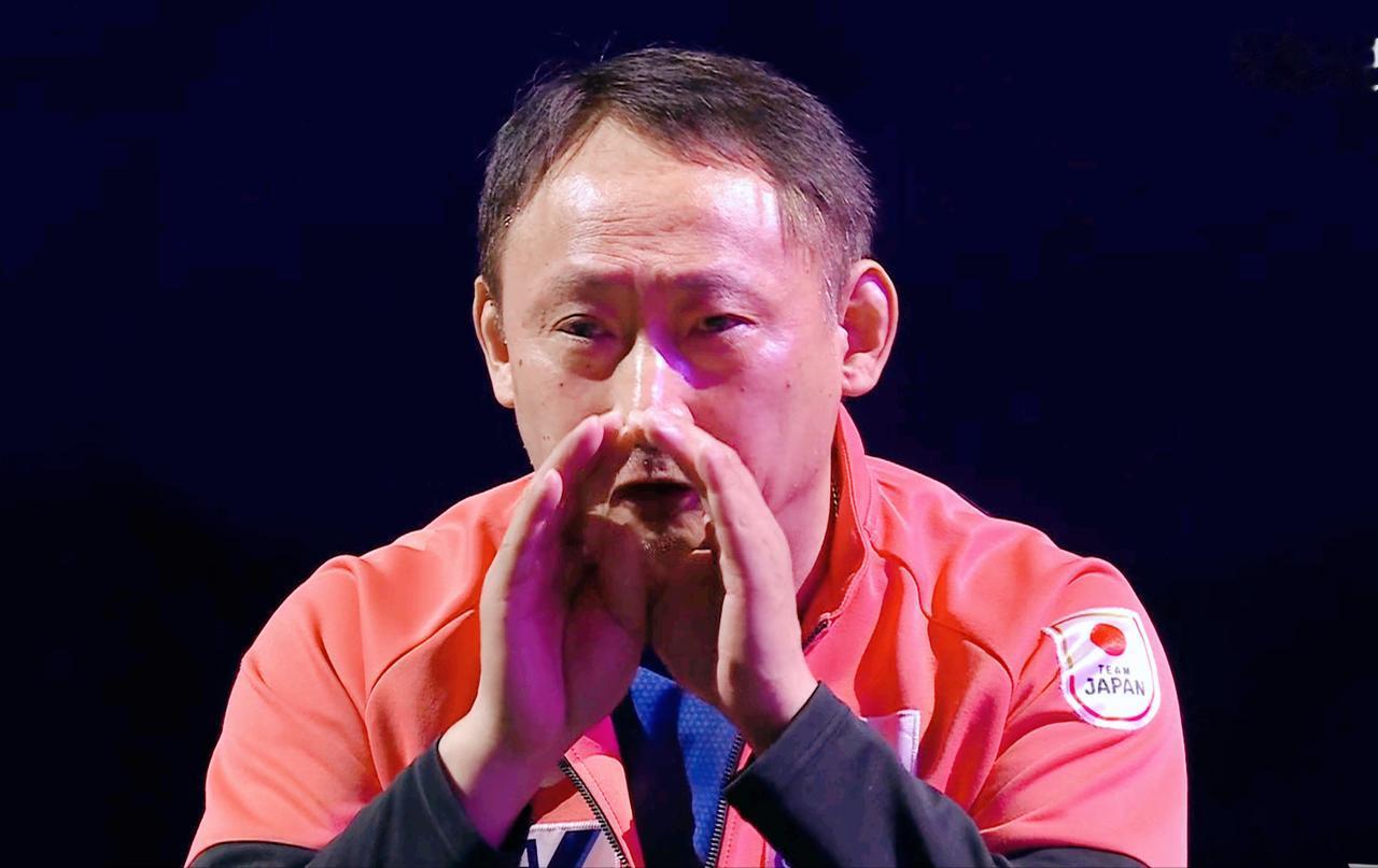 过分了！大迪连输3局，大家看到张本宇的动作了吗？他不但偷听郑长弓指导大迪，他