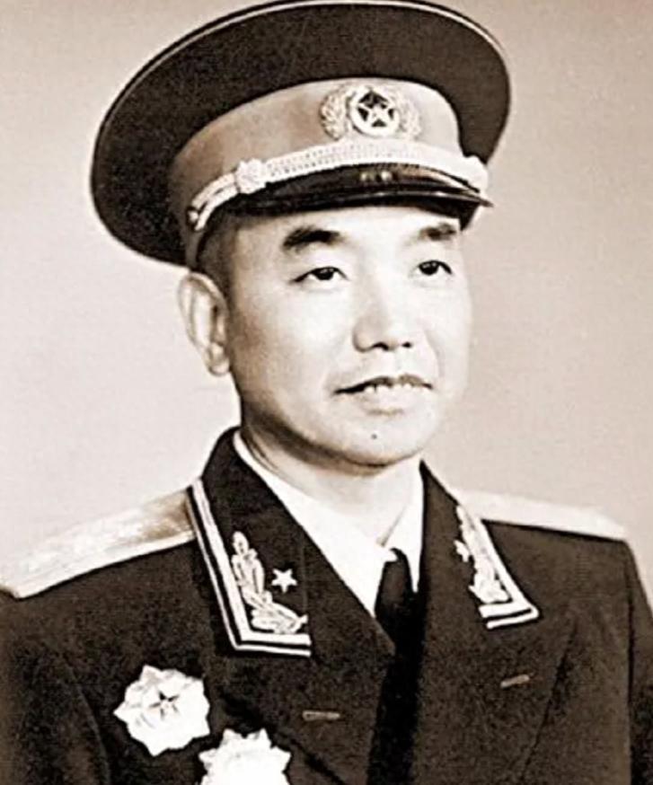 八路军6位师长中唯独他没获元帅军衔，晚年任副主席，儿子也是将军1955年9月2