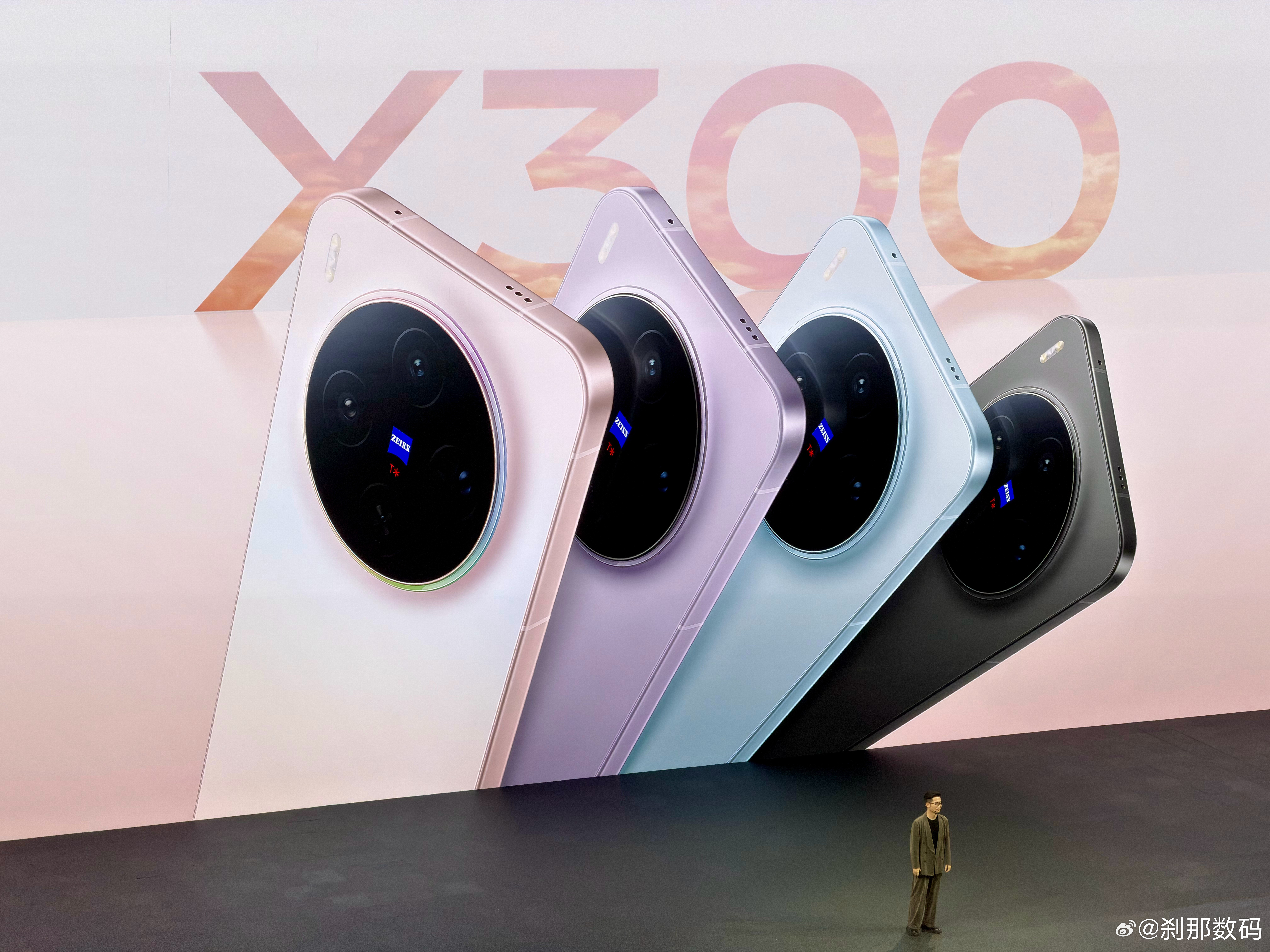 vivoX300正式发布，配置刹那速览⬇️售价4399元起基本参数屏幕尺寸：6
