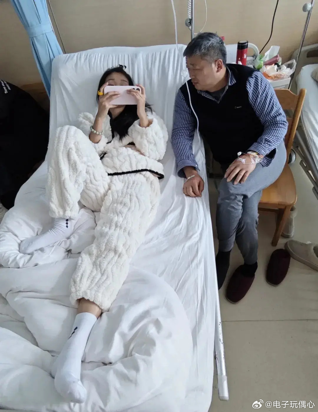 不得不说，这女儿绝对是亲生的。