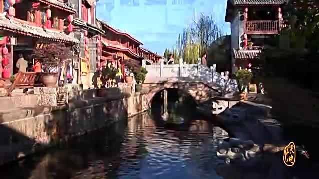 凤凰古城的经济总量_凤凰古城(3)