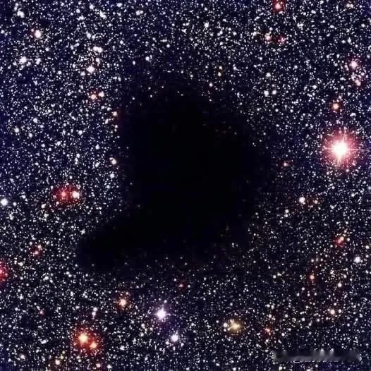 🚨：宇宙中存在一个巨大的空虚空间，如果你穿越它，752,536,988年内