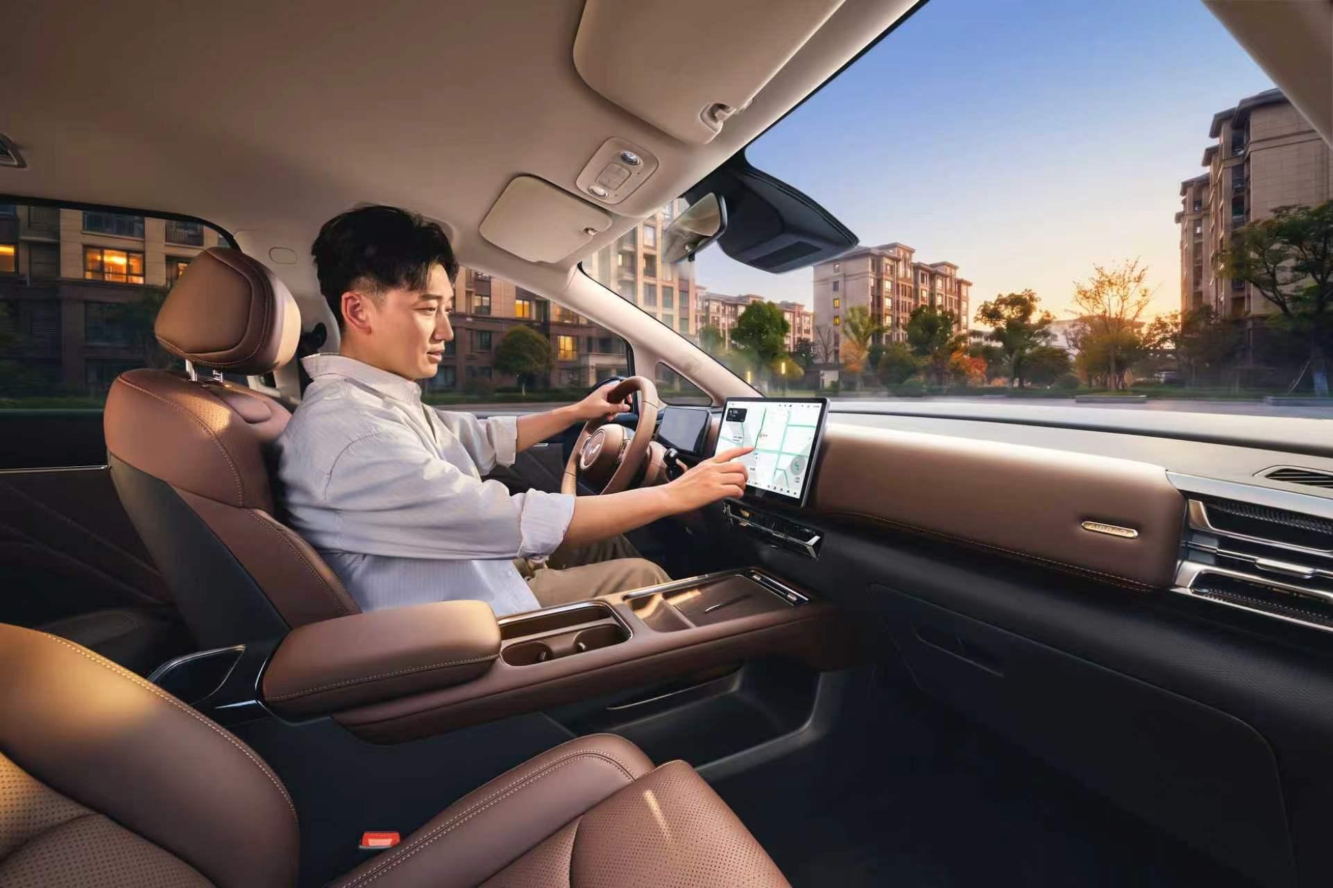 星光730更新尊享型，也就是说老百姓的10万级MPV王者再进化！先了解一下这个车