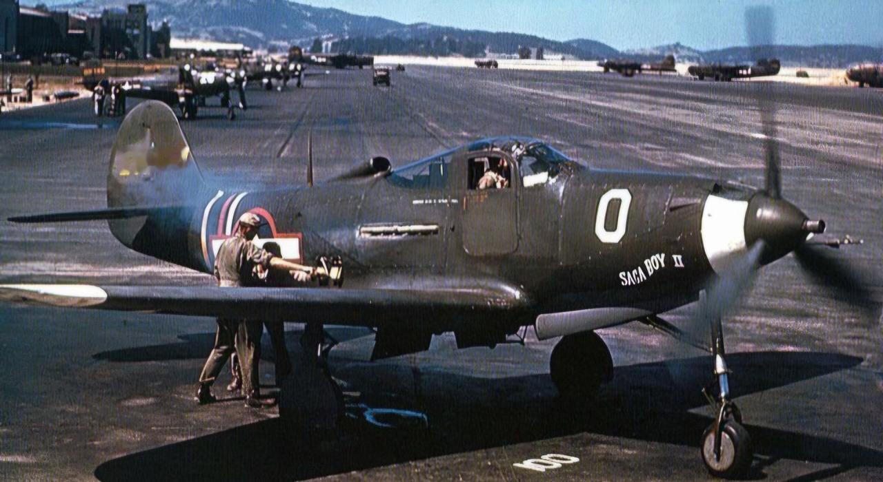 A-10并不是第一架围绕机炮设计的飞机。贝尔P-39“空中眼镜蛇”（Ai