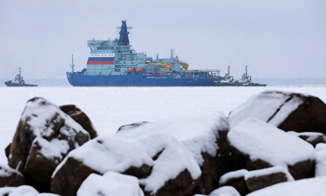 20天直插欧洲心脏，西方巨头破防扯环保大旗装瞎，新加坡急红了眼 一艘来自中