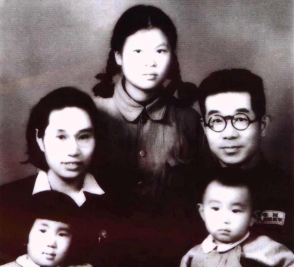 上世纪70年代，女儿来看望中科院办公厅副主任张明远，讲：“当年，您降职进京，我心